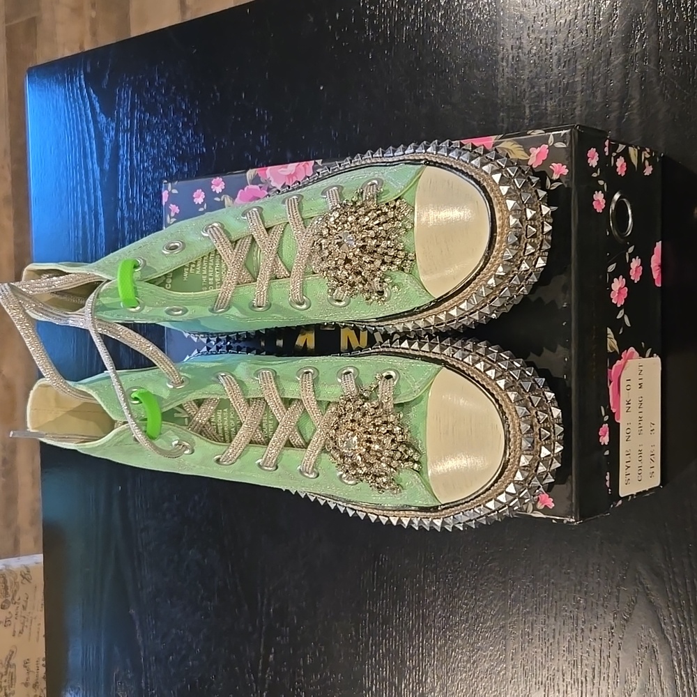 NIB! Nan Ku Couture "Cruise" Sneaker 37